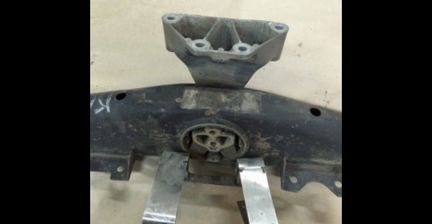 Cayenne 4.5S балка АКПП