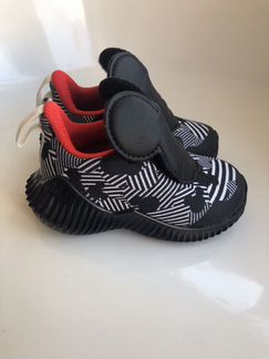 Кроссовки Adidas