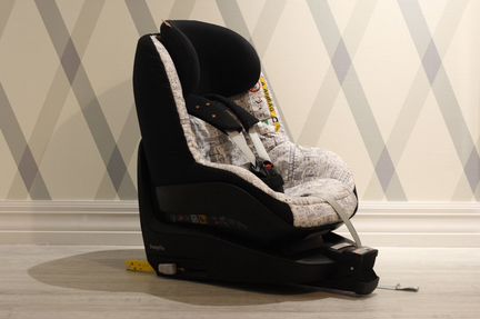 Кресло Maxi-Cosi 2wayPearl с базой 2WayFix чехол