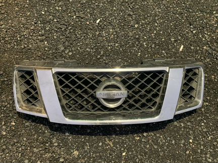 Решетка радиатора Nissan Pathfinder