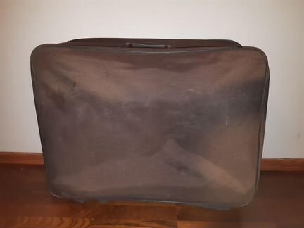 Чемодан на колёсах