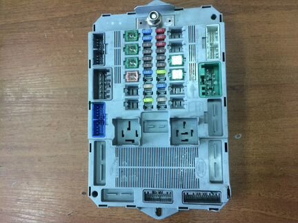 Задний блок предохранителей jaguar XF C2Z30957