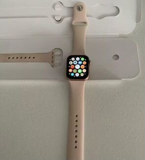 Apple Watch Series 5 GPS 44mm Gold