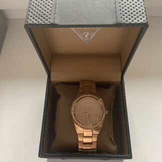 Часы guess