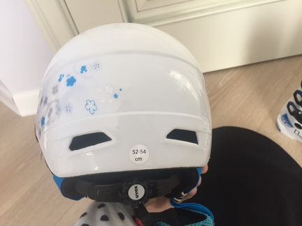 Шлем Uvex 52-54, лыжи Fisher 100