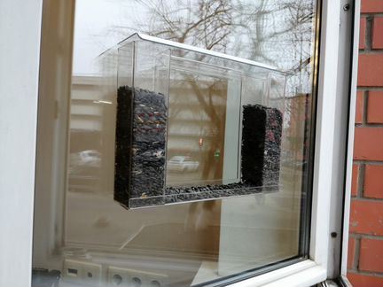 Оконная кормушка для птиц