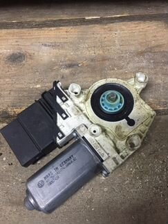 Моторчик стеклоподъемника для Skoda Skoda Octavia