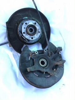 E90 Кулак задний левый правый