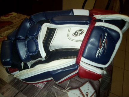 Краги. хоккей. synergy