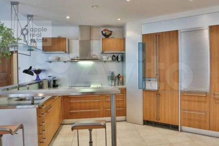 4-к квартира, 161 м², 2/9 эт.