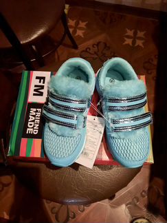 Кроссовки новые