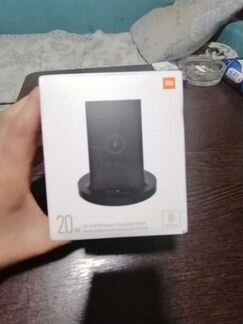Продаю без проводной зарядник новый