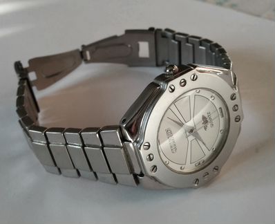 Стильные часы унисекс Сitizen