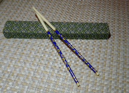 Китайский сервиз и палочки