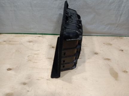 Обшивка багажника Mercedes Benz W204