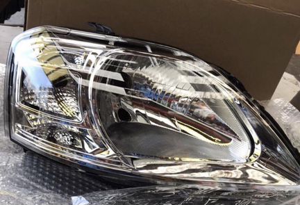 Фара Лада Ларгус правая