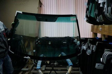 Стекло лобовое Nissan Almera 00 (Ниссан Альмера)