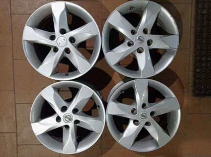 Диски бу оригинал R16 LU на Nissan
