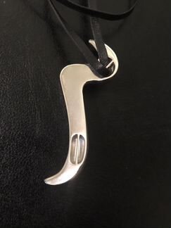 Подвеска на кожаном шнуре Breil, Италия