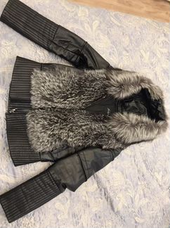 Женская кожаная куртка с мехом песца